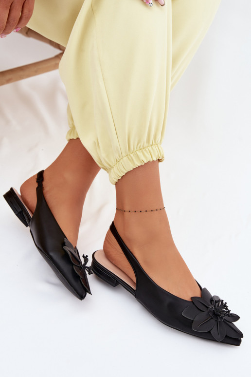 Sandalias de mujer con tacones anchosDekoracyjnym Una flor de color negro Telivette