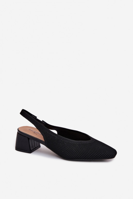  Sandalias de mujer con tacones de color negro Tiene quercelle