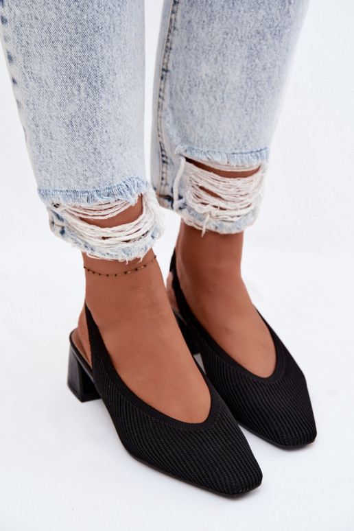  Sandalias de mujer con tacones de color negro Tiene quercelle