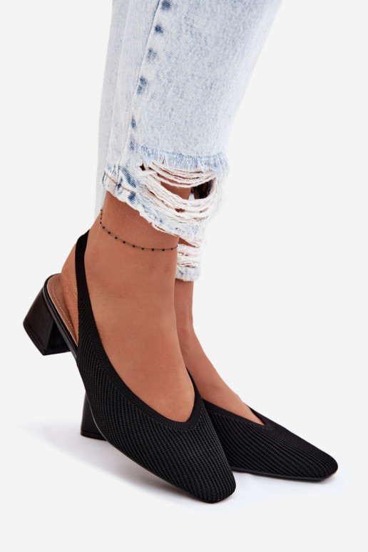  Sandalias de mujer con tacones de color negro Tiene quercelle