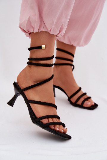 Sandalias de mujer con tacones con rayas de color negro Samara