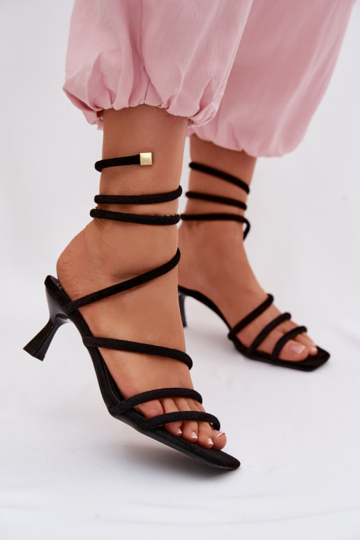 Sandalias de mujer con tacones con rayas de color negro Samara
