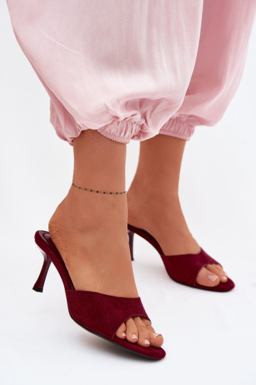 Zapatillas de ante sintético con tacones delgados color burdeos Melissea 2