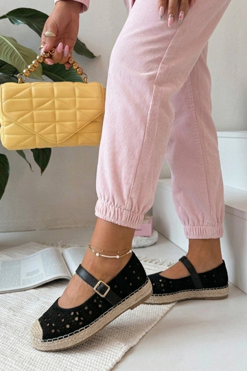 Espadrilles negras caladas con plataforma Paulette 2