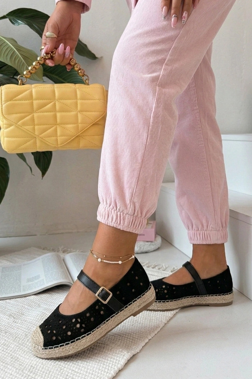 Espadrilles negras caladas con...