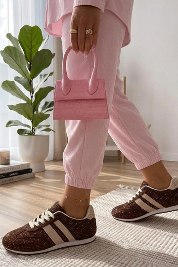 Zapatillas marrones... 2