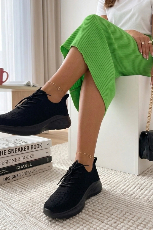 Zapatillas deportivas ligeras negras...