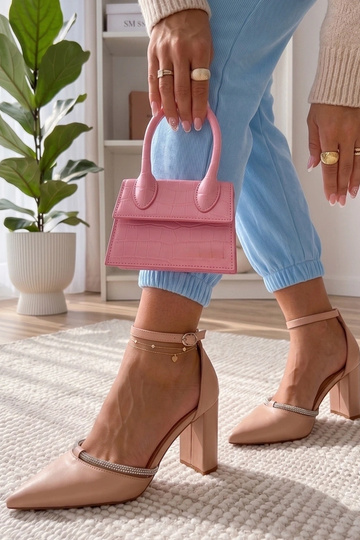 Zapatos color arena con... 2