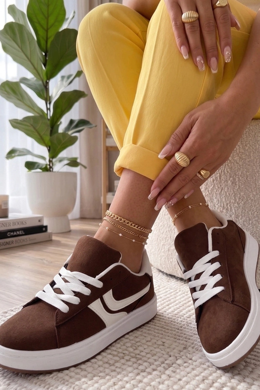 Zapatillas deportivas marrones con...