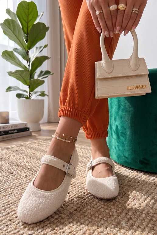 Bailarinas blancas con pelaje y...