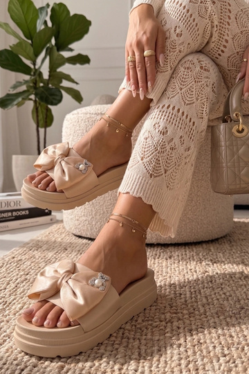 Zuecos beige de plataforma... 2