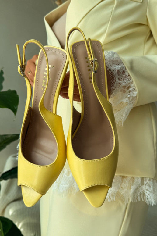 Sandalias de mujer con tacones finos amarillas Sevina
