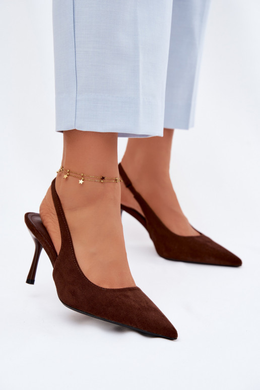 Sandalias de mujer con tacones finos de ante sintético color chocolate Kevina