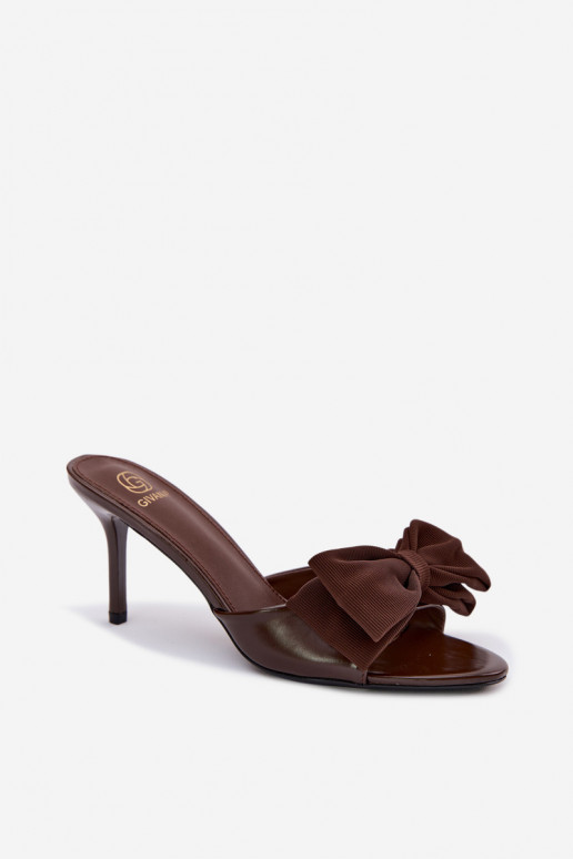 Zapatillas de mujer con tacones delgados y lazos color chocolate Jelessa
