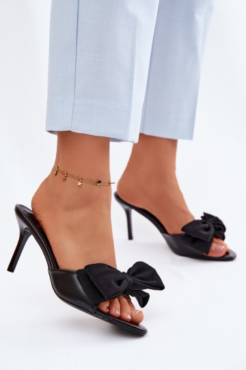 Zapatillas de mujer con tacones delgados y lazos color negro Jelessa