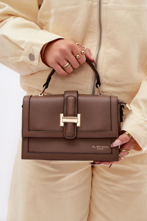 Tiene queno Cartero Tiene querrón Nelsera