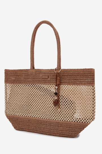 Bolso shopper grande trenzado con colgante color marfil Lucette 2