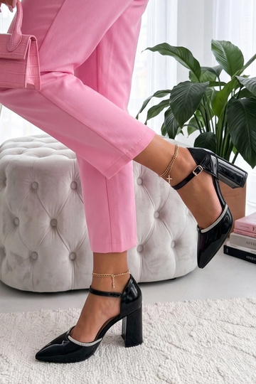 Mocasines negros de charol... 2