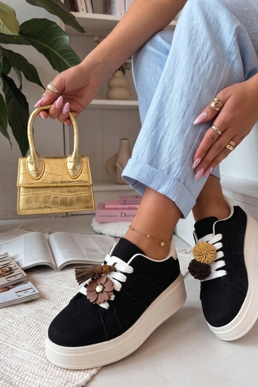 Zapatillas negras en plataforma Oktawia