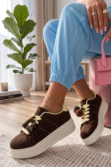 Zapatillas marrones en plataforma Oktawia 2