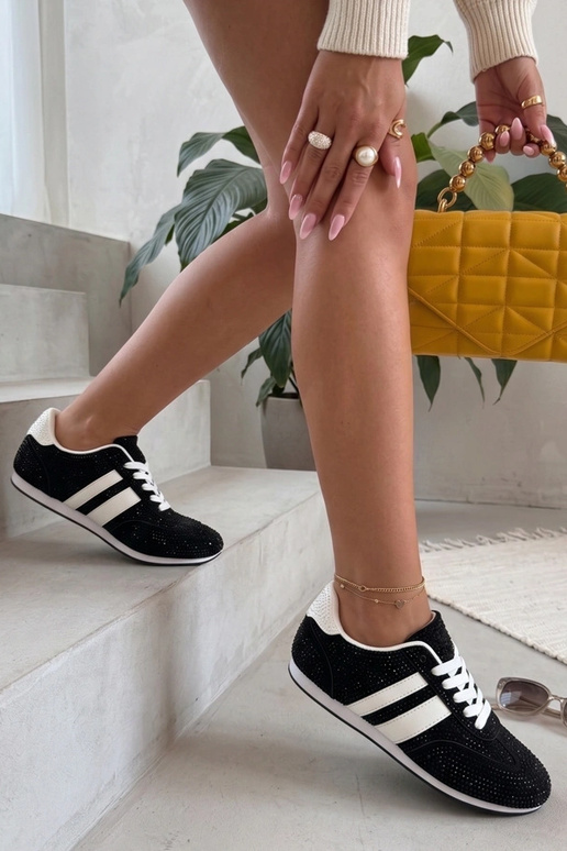 Zapatillas negras con circonitas Sybilla