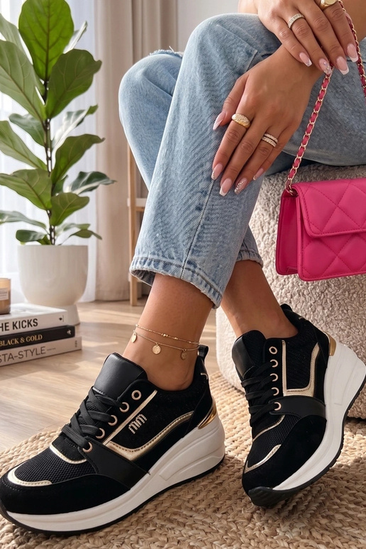 Zapatillas negras con tacón oculto Ava