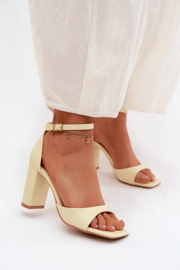 Sandalias de tacón alto para mujer.Imitacji Skóry color amarillo Melvra