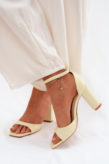 Sandalias de tacón alto para mujer.Imitacji Skóry color amarillo Melvra 2