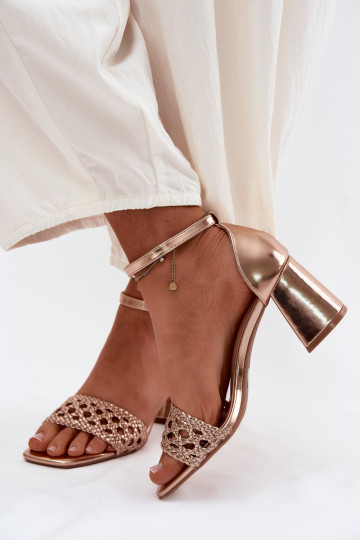 Sandalias de color champán con tacón alto y trenzas Felena 2