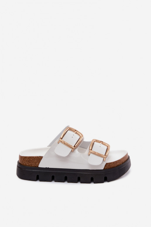 Chanclas blancas de charol con plataforma y hebillas doradas Lee Cooper LCIN-26-35-4460L