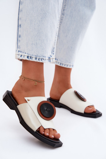 Zapatillas de cuero Femenino diseño geométrico Tiene queciejka K7479-01 beige-de color negro