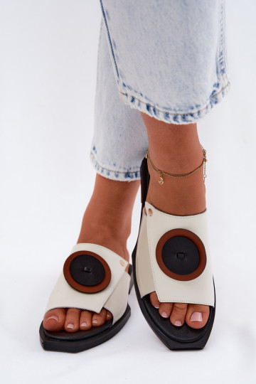 Zapatillas de cuero Femenino diseño geométrico Tiene queciejka K7479-01 beige-de color negro 2