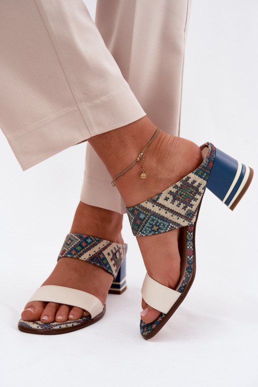 Zapatillas de mujer de cuero en color arena y azul con patrón y tacón Tai turiciejka K7522-04