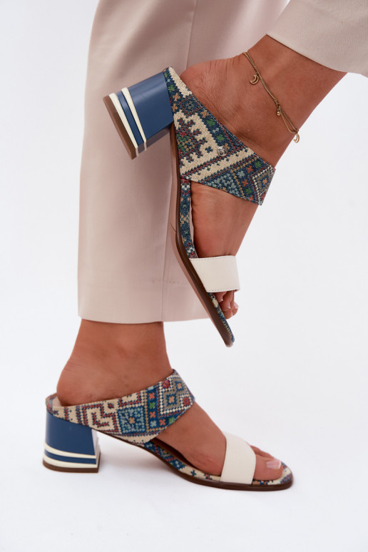 Zapatillas de mujer de cuero en color arena y azul con patrón y tacón Tai turiciejka K7522-04