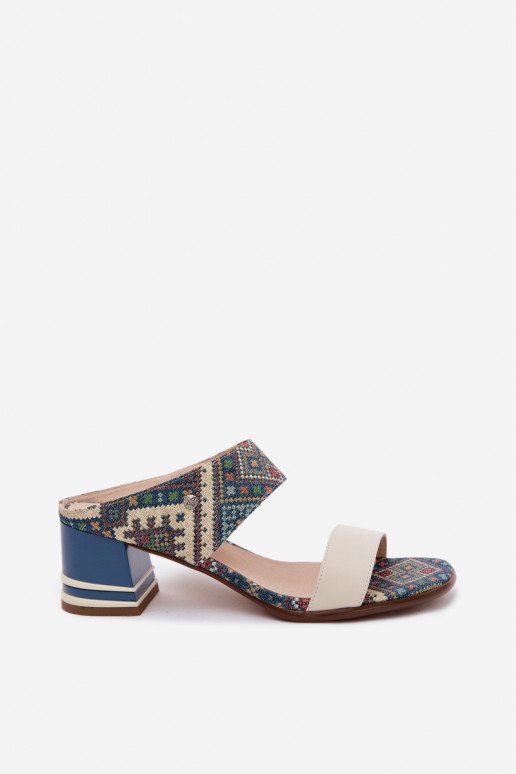 Zapatillas de mujer de cuero en color arena y azul con patrón y tacón Tai turiciejka K7522-04
