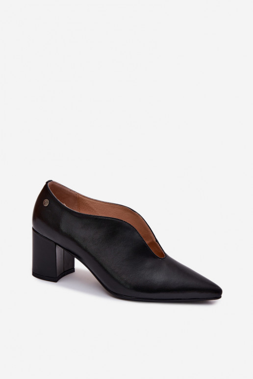 Piel zapatos Femenino con tacones Tiene queciejka K7469-01 de color negro