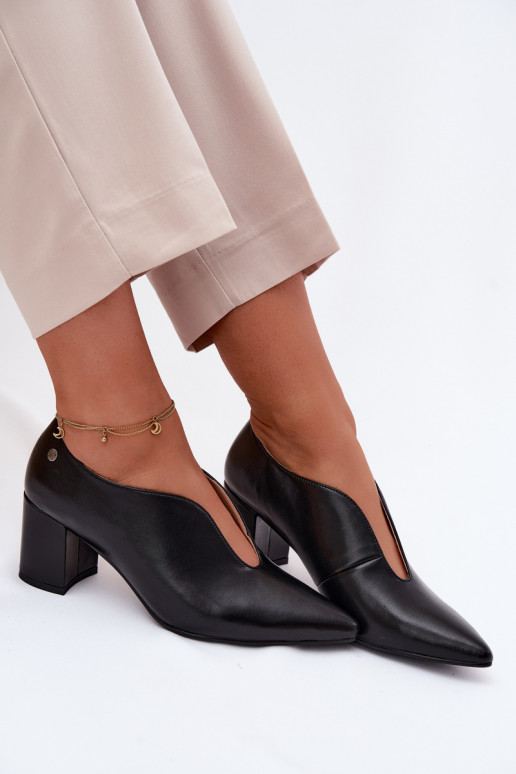 Piel zapatos Femenino con tacones Tiene queciejka K7469-01 de color negro