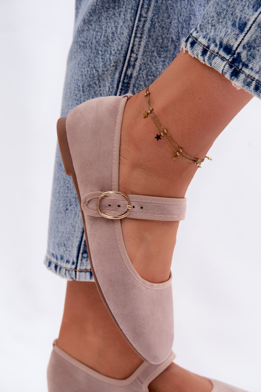 Bailarinas con tiras y accesorios dorados con hebillas color arena Kelisa