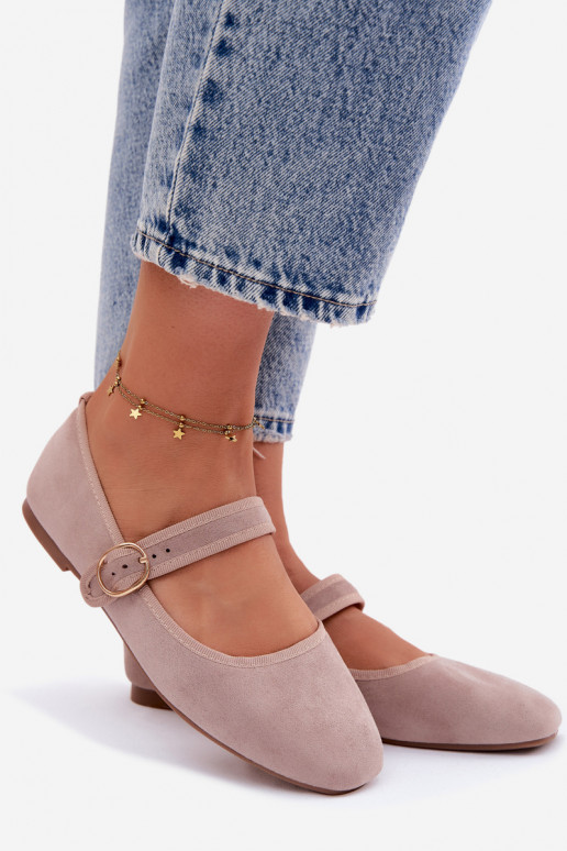 Bailarinas con tiras y accesorios dorados con hebillas color arena Kelisa