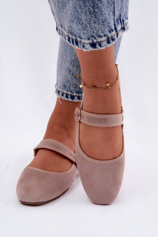 Bailarinas con tiras y accesorios dorados con hebillas color arena Kelisa