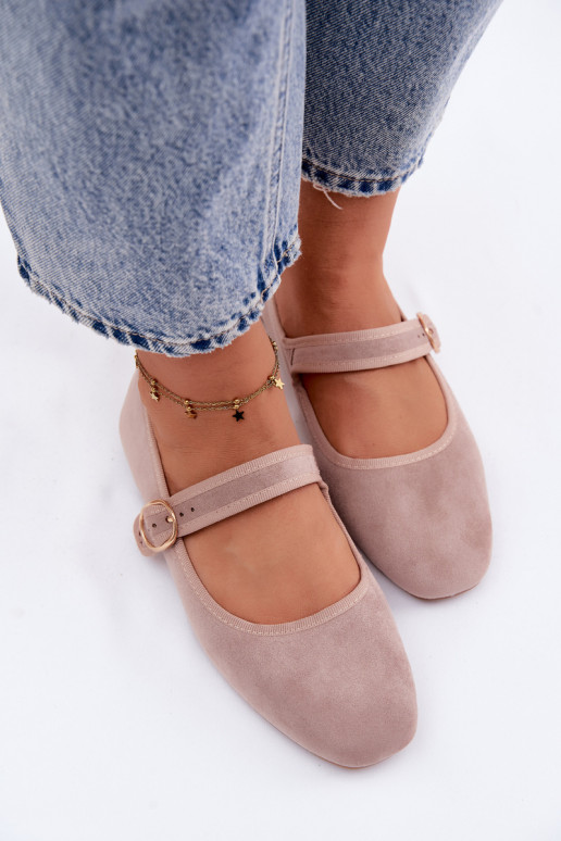 Bailarinas con tiras y accesorios dorados con hebillas color arena Kelisa