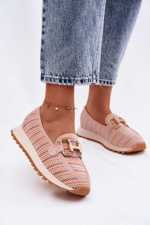 Zapatillas modelo zapatos. Ponerse Ze color doradom Detalem GOE TT2N4081 color rosa