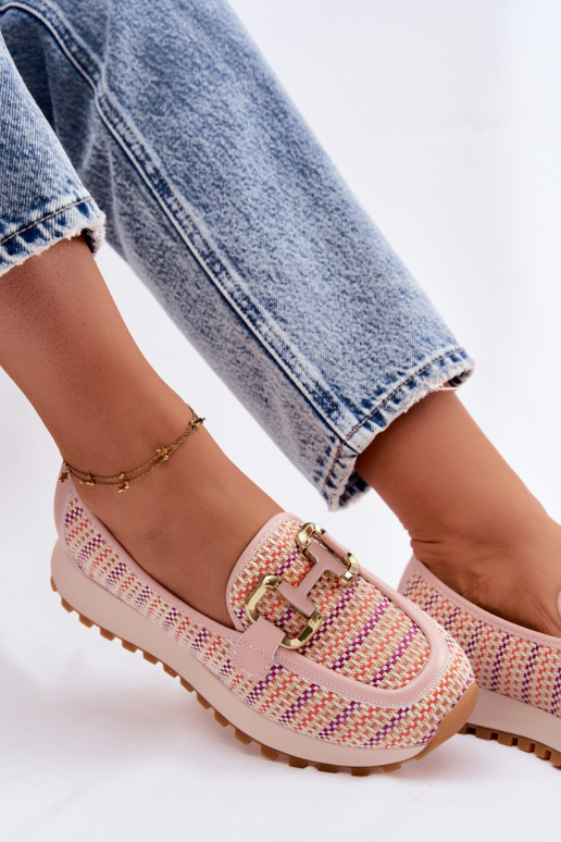 Zapatillas modelo zapatos. Ponerse Ze color doradom Detalem GOE TT2N4081 color rosa