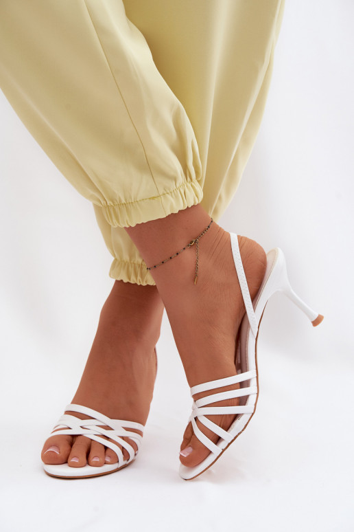 Sandalias de mujer con tacones finos con rayas el color blanco Velivelle