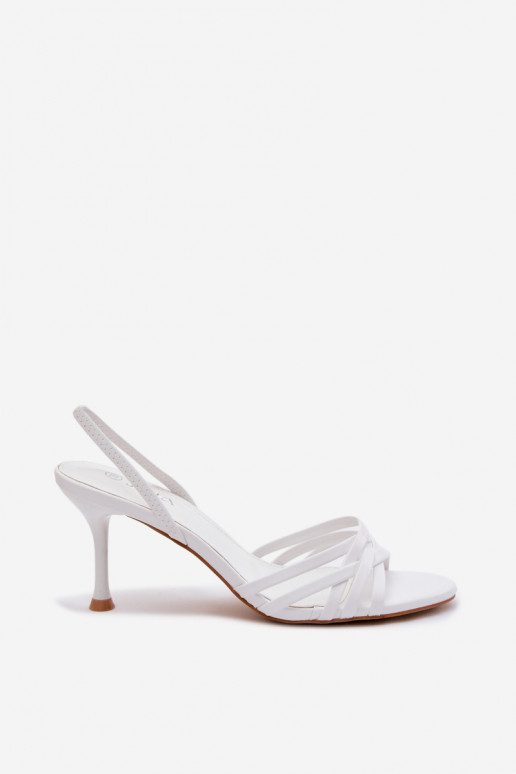 Sandalias blancas con tacón fino y tiras Velivelle