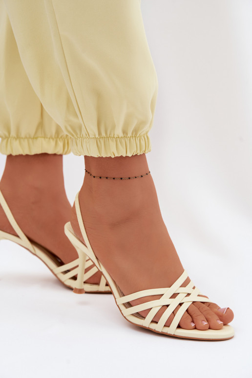 Sandalias de mujer con tacones finos con rayas color amarillo Velivelle