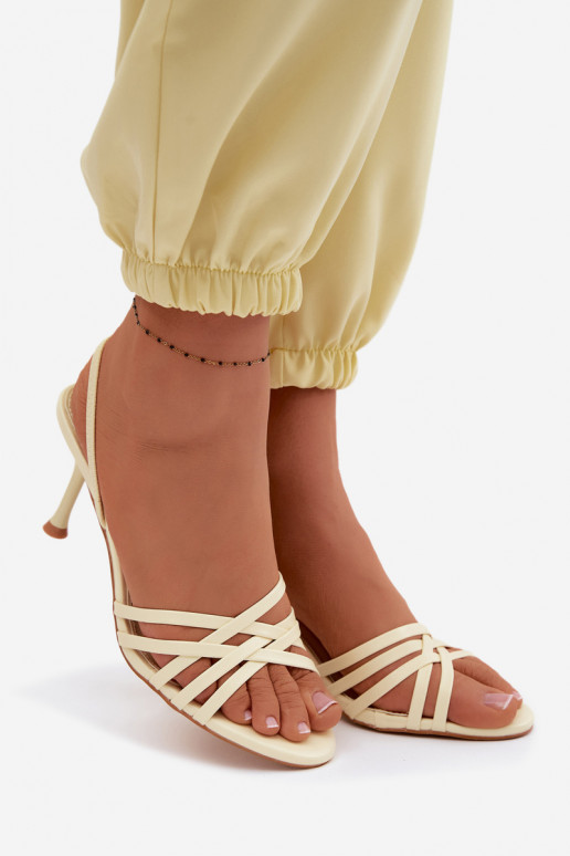 Sandalias de mujer con tacones finos con rayas color amarillo Velivelle