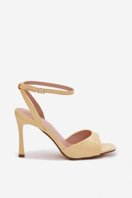 Sandalias amarillas con tacón fino de cuero sintético Olissey