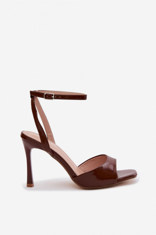 Sandalias marrones con tacón fino de cuero sintético Olissey