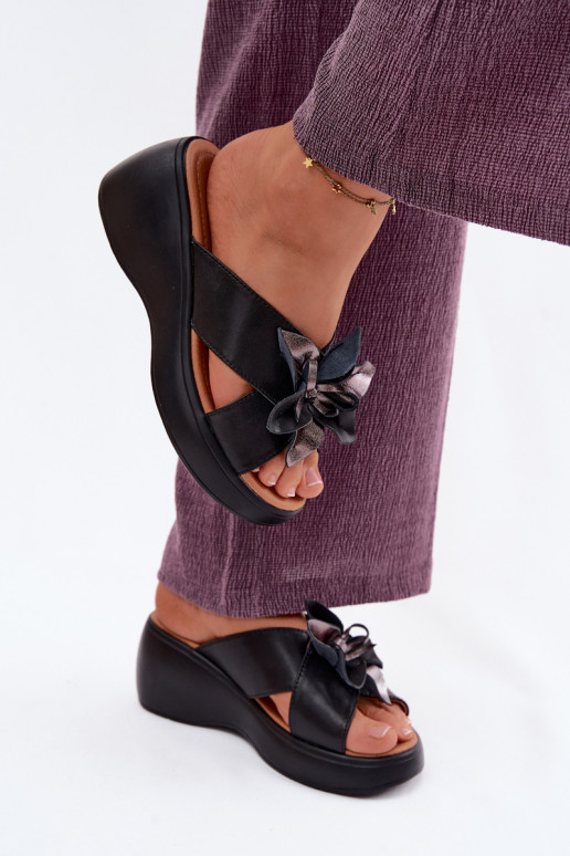 Zapatillas de cuero con plataforma y flores decorativas Vinceza 41511, color negro